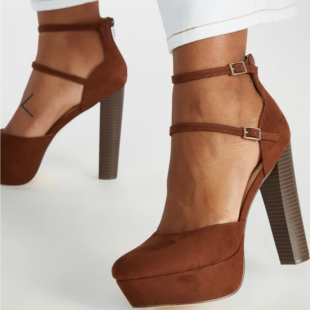 Women high heels NIB 4”